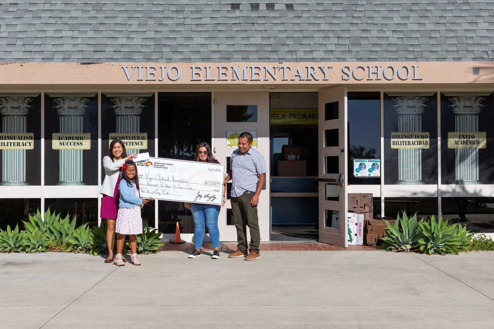 Viejo Elementary School.jpg
